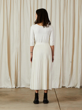 Load image into Gallery viewer, Cotton/Wool Pleated Midi Skirt - Bone