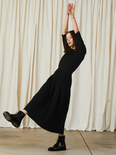 Load image into Gallery viewer, Cotton/Wool Pleated Midi Skirt - Black