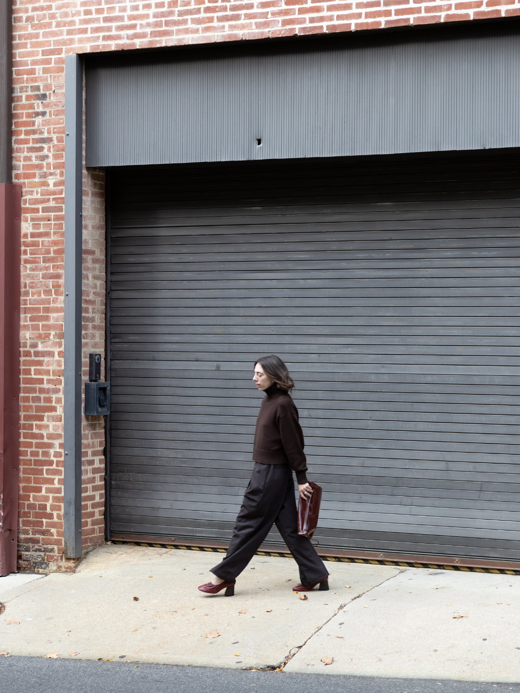 Pleated Relaxed Pants - Dark Brown
