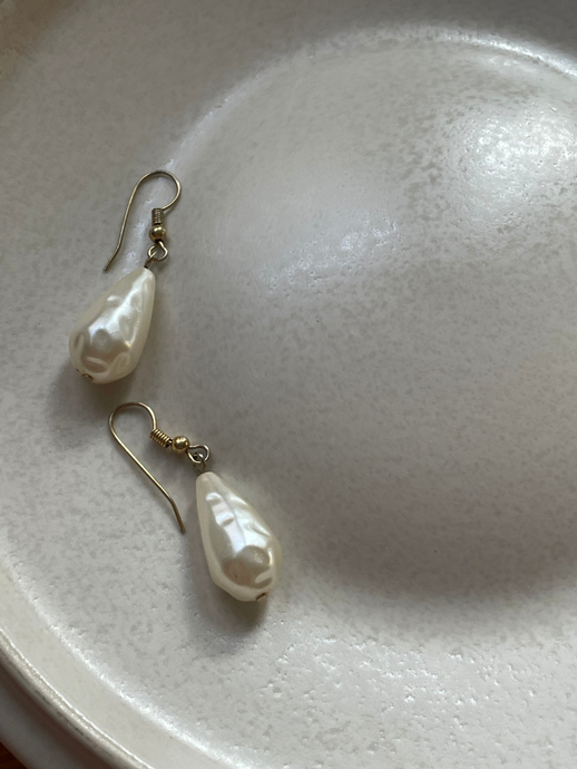 Vintage Pearl Drop Earring - Delicate