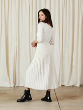Load image into Gallery viewer, Cotton/Wool Pleated Midi Skirt - Bone