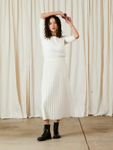 Load image into Gallery viewer, Cotton/Wool Pleated Midi Skirt - Bone