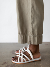 Load image into Gallery viewer, Canary Sandal in Cream (Size 8)