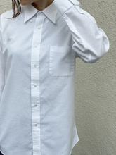 Load image into Gallery viewer, White Collared Boyfriend Blouse