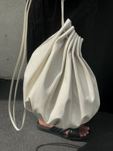 Load image into Gallery viewer, Pleated Bag - Creme