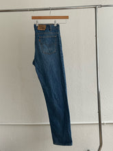Load image into Gallery viewer, 505 Levi’s Dark Wash
