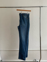Load image into Gallery viewer, 505 Levi’s Dark Wash